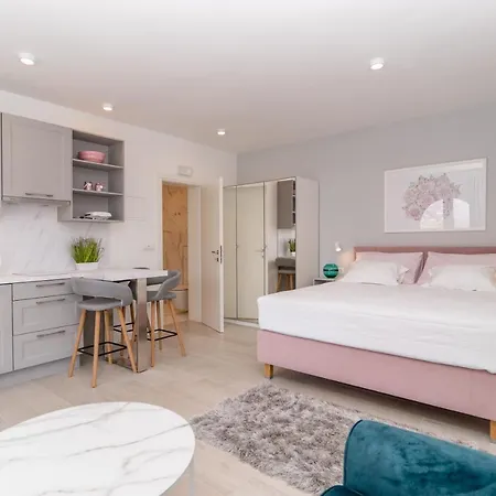 Mary Ann 아파트 챠브타트